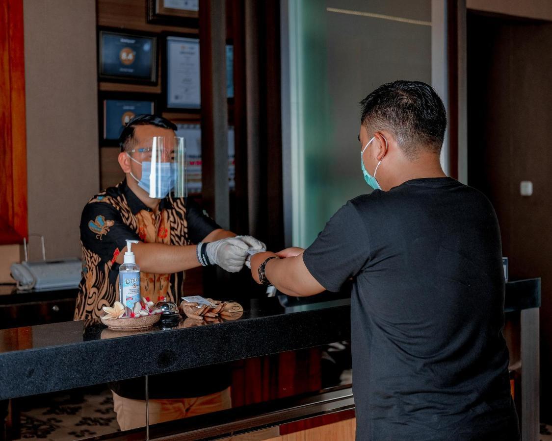 Oxville Hotel Padang  Eksteriør billede