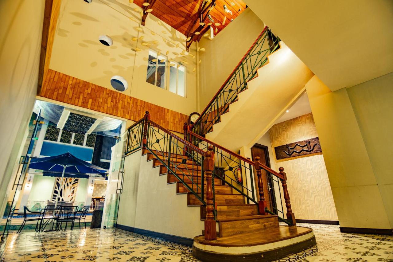 Oxville Hotel Padang  Eksteriør billede