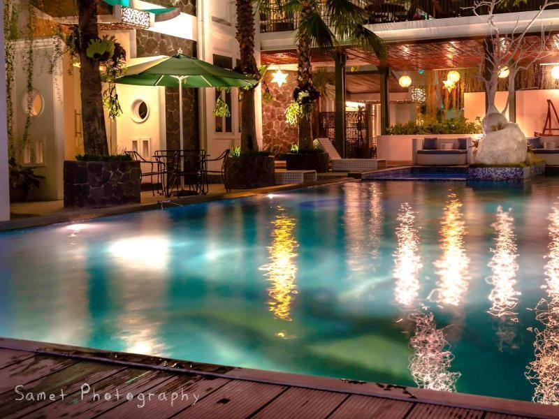 Oxville Hotel Padang  Eksteriør billede