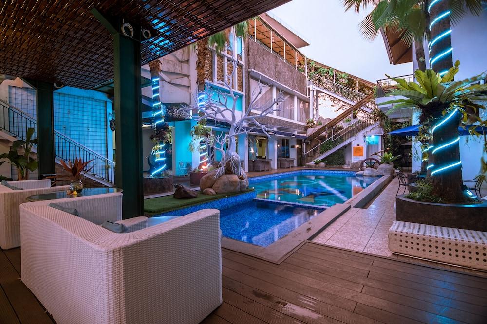 Oxville Hotel Padang  Eksteriør billede