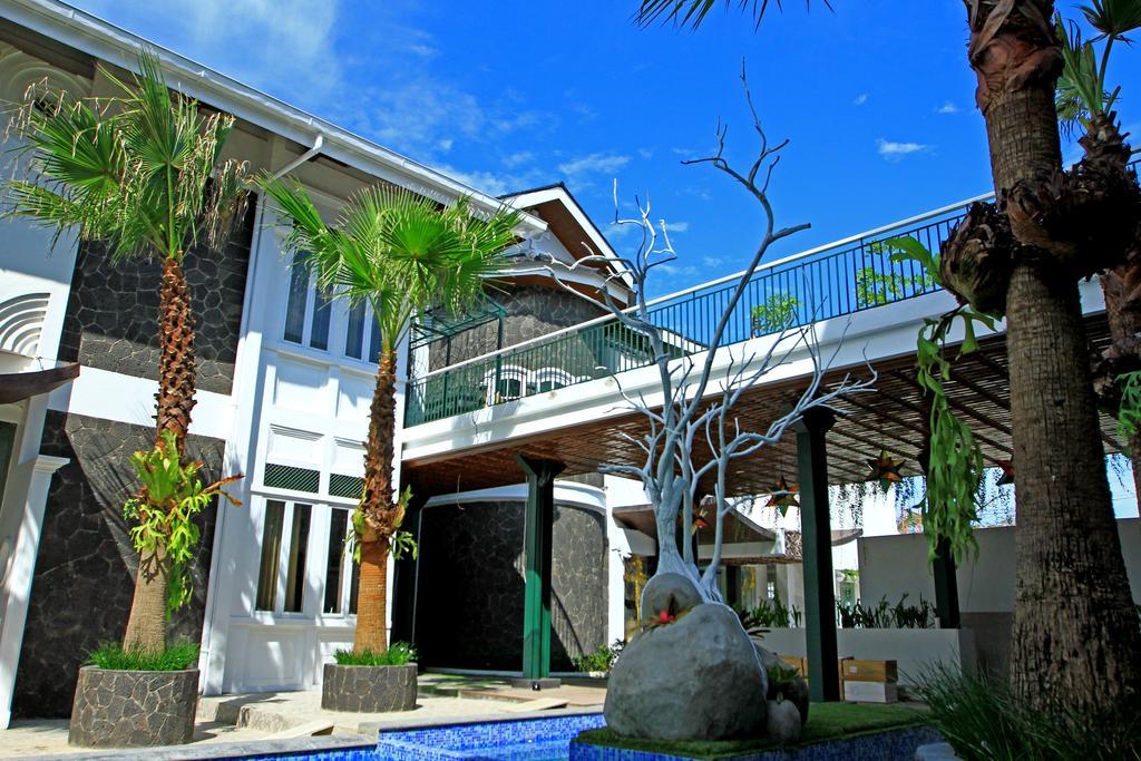 Oxville Hotel Padang  Eksteriør billede